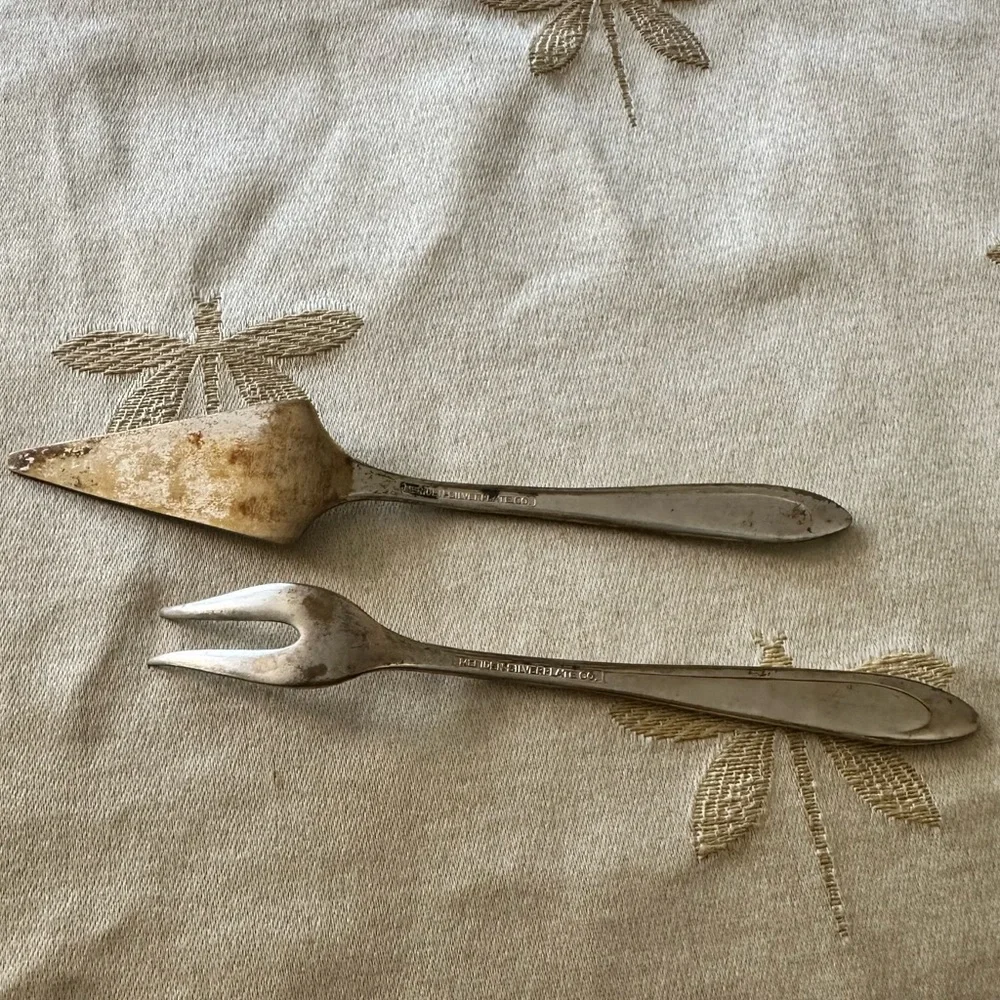 Vintage Meriden Silverplate Co. First Lady 2 Piece Pickle Fork & Cheese Spreader